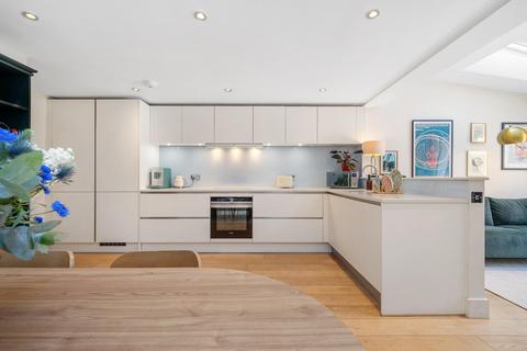 2 bedroom flat for sale, Concanon Road, SW2
