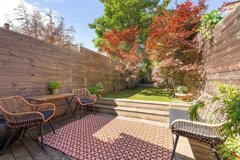 2 bedroom flat for sale, Concanon Road, SW2