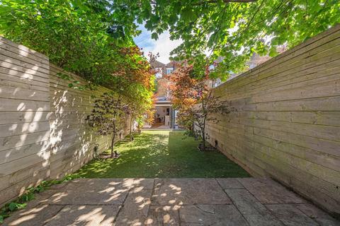 2 bedroom flat for sale, Concanon Road, SW2