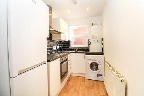 4 bedroom apartment to rent, Hyde Park Road - BILLS INCLUDED, Leeds LS6