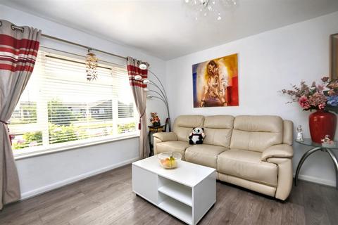 3 bedroom semi-detached house for sale, Bernhard Gardens, Polegate