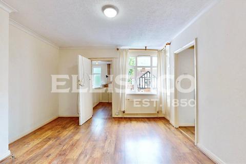 2 bedroom maisonette for sale, Beechwood Avenue, Ruislip, HA4