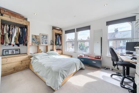 111 Brookdale Road, London, SE6 4JP