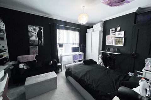 2 bedroom terraced house for sale, Byron Street, Kingsley Park, NN2 7JE