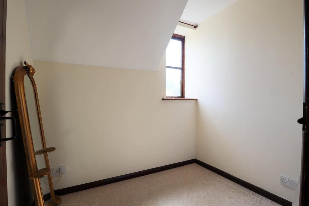 Bedroom 4.jpg