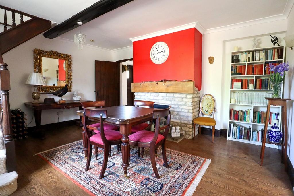 Dining room.jpg