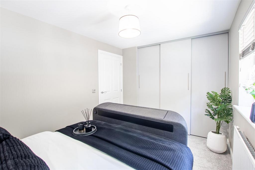 Bedroom.three.jpg