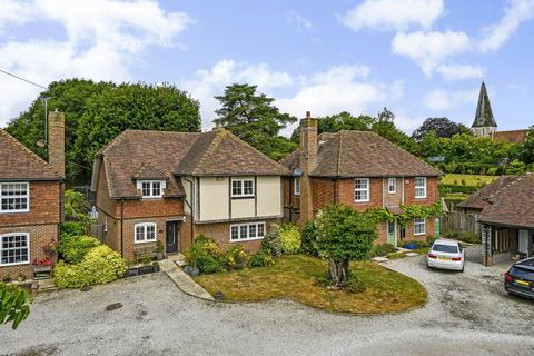 2 Garden Close, Woodchurch, Ashford, TN26 3NX