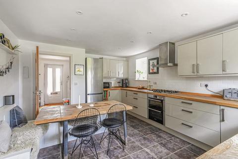 2 Garden Close, Woodchurch, Ashford, TN26 3NX