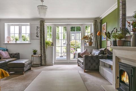 2 Garden Close, Woodchurch, Ashford, TN26 3NX