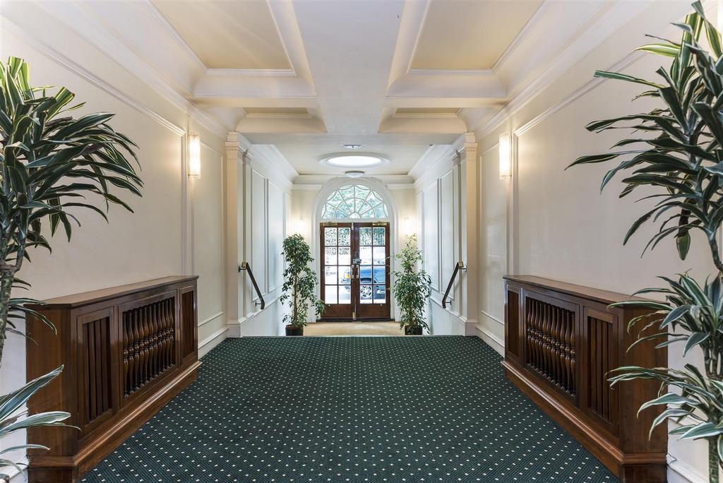 Pelham Court entrance.jpg