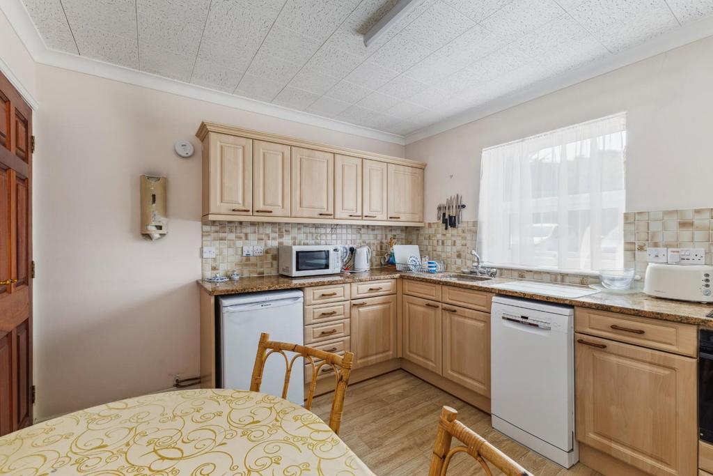 94182 Flat 7 Harnleigh Green 80 Harnham Road(9).jp