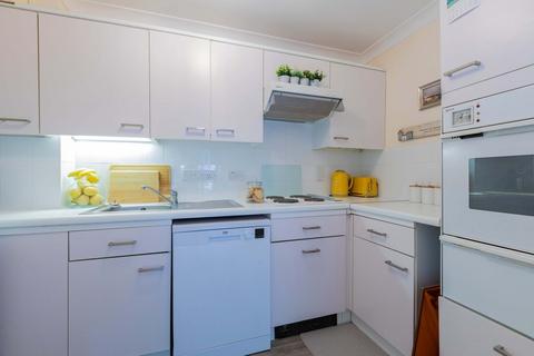 1 bedroom flat for sale, Crescent Dale, Maidenhead SL6