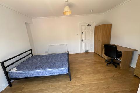 4 bedroom terraced house to rent, Alexandra Terrace, Brynmill SA2