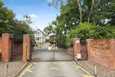 undefined, Hollyhedge Road, Greater Manchester M22