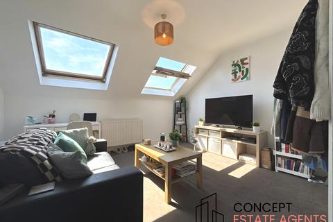 1 bedroom apartment to rent, Glenburnie Road, Tooting Bec, SW17