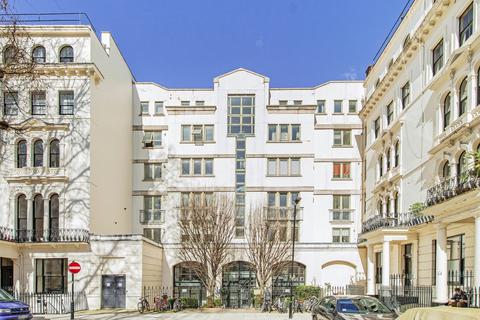 2 bedroom flat to rent, Kensington Gardens Square, London, W2