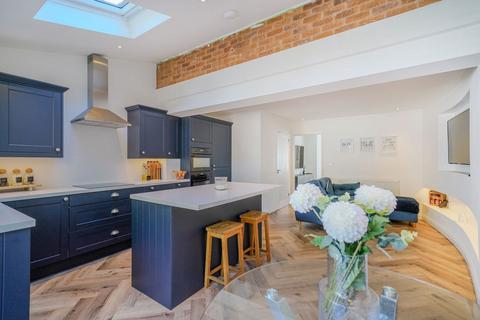 30 Snowford Close, Shirley, Solihull, B90 1DA