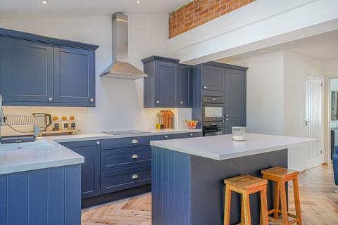 30 Snowford Close, Shirley, Solihull, B90 1DA