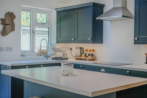 30 Snowford Close, Shirley, Solihull, B90 1DA