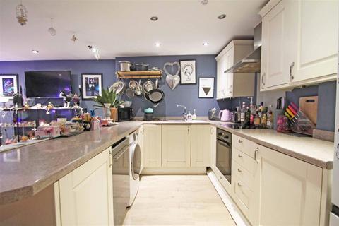 Basement Flat, 20 Bedford Square, Brighton, BN1 2PN