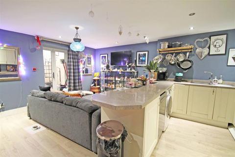 Basement Flat, 20 Bedford Square, Brighton, BN1 2PN