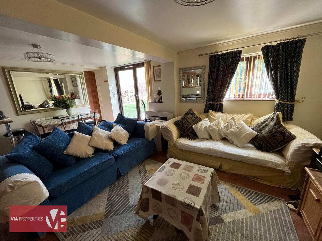 11 Burford Street Hoddesdon via properties...