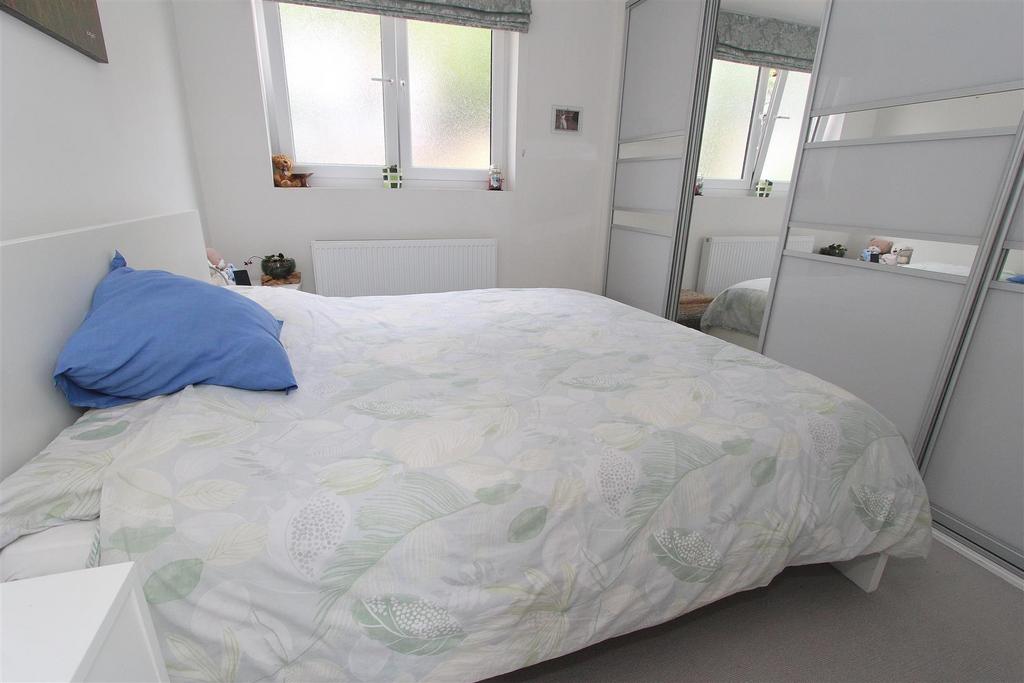 Bed 3a.JPG