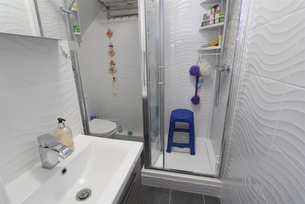 Ensuite.JPG