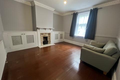 2 bedroom flat to rent, Bellevue Terrace, Hampshire SO14