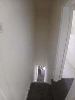 2 bedroom terraced house to rent, Cranbrook Street, Bradford, BD5