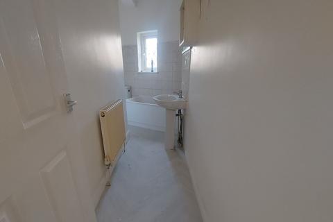 2 bedroom terraced house to rent, Cranbrook Street, Bradford, BD5