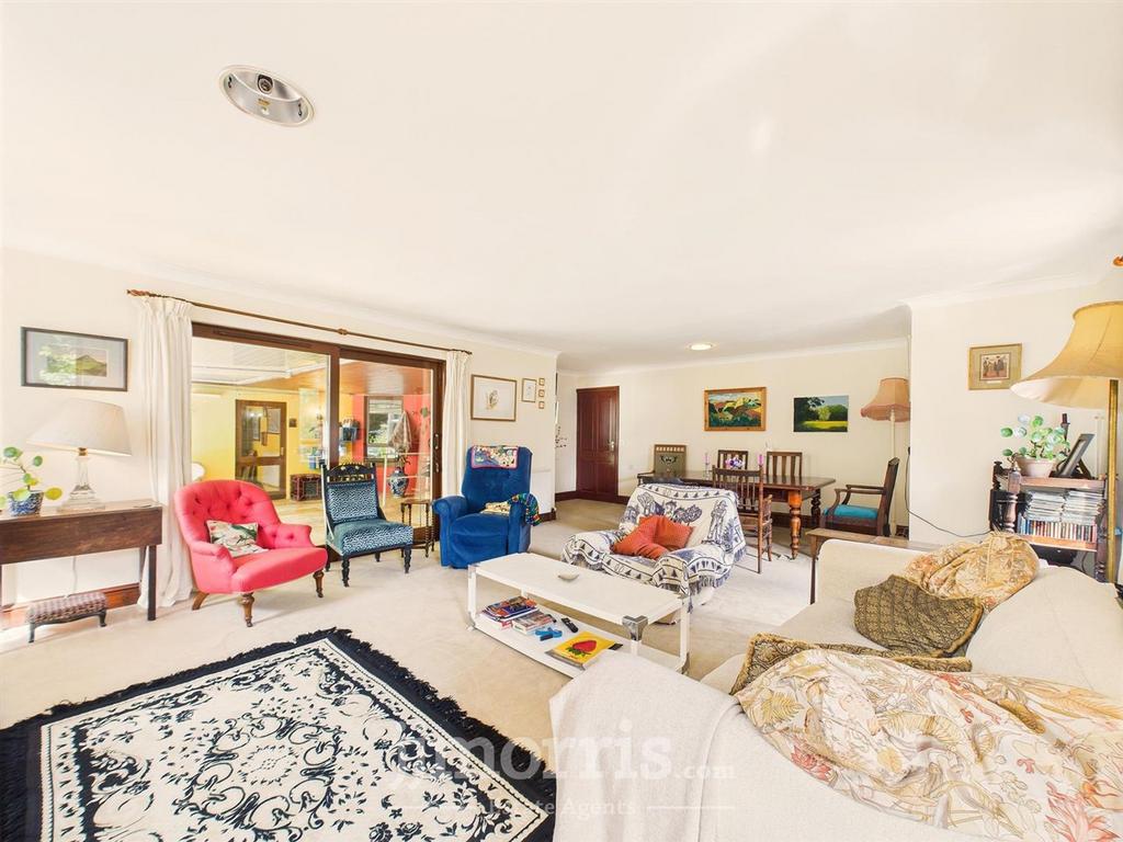 Living/Dining Room