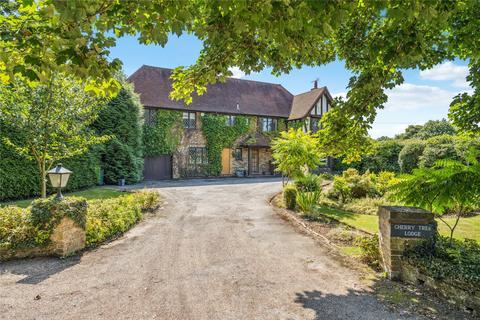 4 bedroom detached house for sale, Finches Avenue, Croxley Green, Rickmansworth, Hertfordshire, WD3