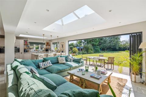 4 bedroom detached house for sale, Finches Avenue, Croxley Green, Rickmansworth, Hertfordshire, WD3