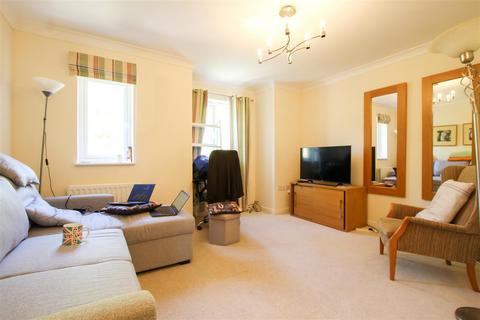 3 bedroom townhouse to rent, Circus Drive, Cambridge CB4