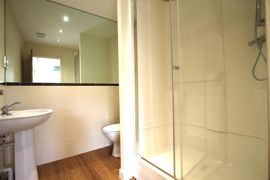Ensuite.JPG