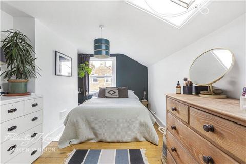 2 bedroom flat for sale, Pellerin Road, London N16