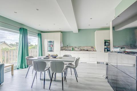 4 bedroom semi-detached house for sale, Edith Road, Southend-on-sea, SS2