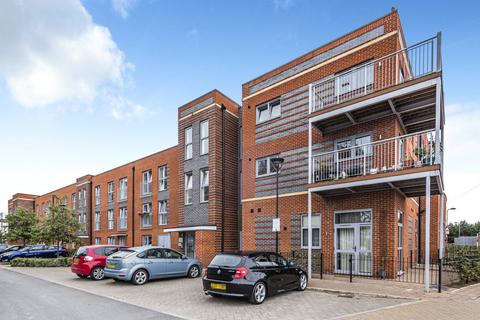 2 bedroom flat to rent, Meridian Way, Hampshire SO14