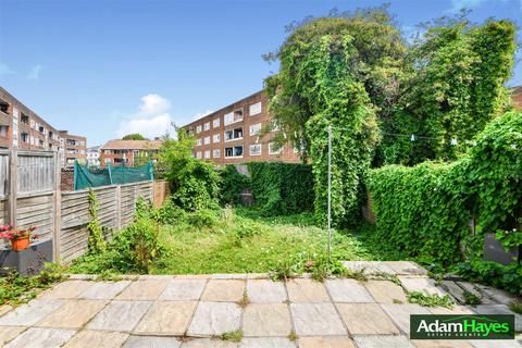 undefined, George Crescent, London N10