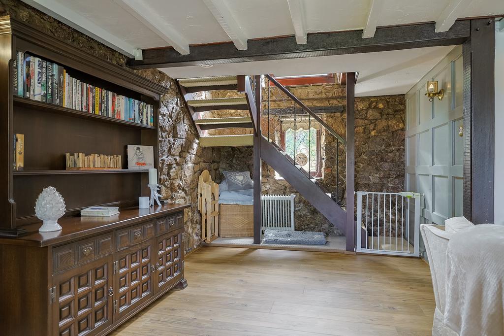 Bay View Cottage - Web (13 of 46).jpg