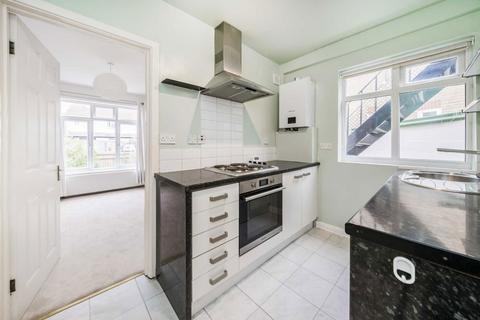 3 bedroom maisonette for sale, Park Lane, Teddington TW11