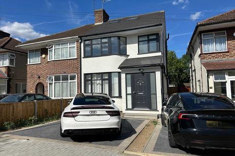 2 bedroom maisonette to rent, Bellamy Drive, Stanmore