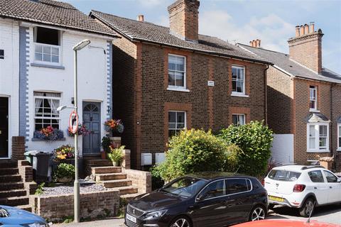 73 Lesbourne Road, Reigate, RH2 7JX