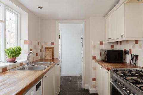 73 Lesbourne Road, Reigate, RH2 7JX