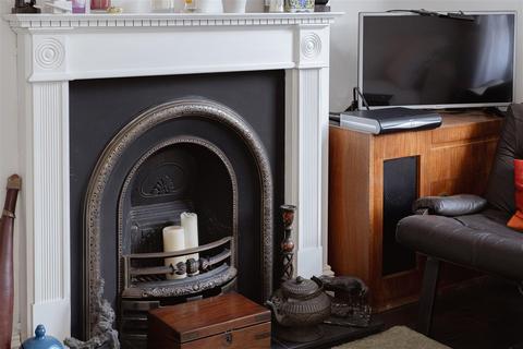 73 Lesbourne Road, Reigate, RH2 7JX