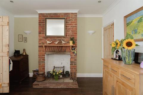 73 Lesbourne Road, Reigate, RH2 7JX
