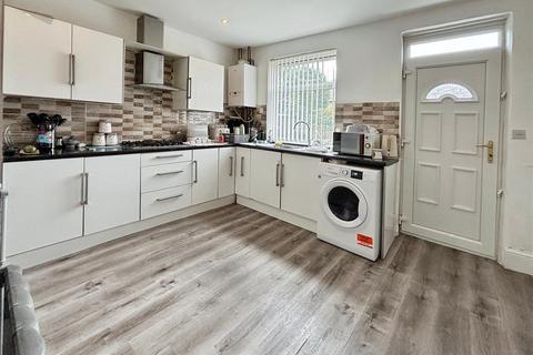 3 bedroom end of terrace house for sale, Carr Bottom Road, Bradford BD5