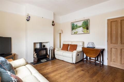 79 Alexander Road, Reigate, RH2 8EA